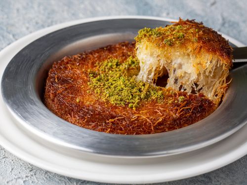Künefe Nerede Meşhurdur? Türkiye'nin En İyi Künefecileri